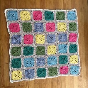 Spring vibes !! Vintage Granny Square Crochet Small Throw Blanket